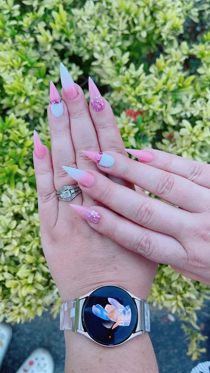 Polished nail set from the team at Nails Trend
