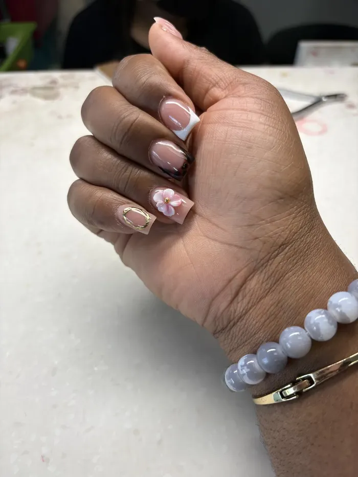 Glossy finished nails at Nails Trend on Northlake Blvd